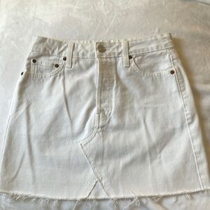 NWOT RE/DONE White Denim Raw Hem Button Fly Hi-Waisted Mini Skirt Size